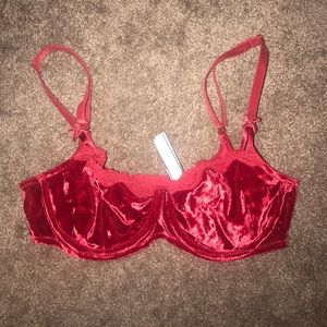 Red velvet bra 32C